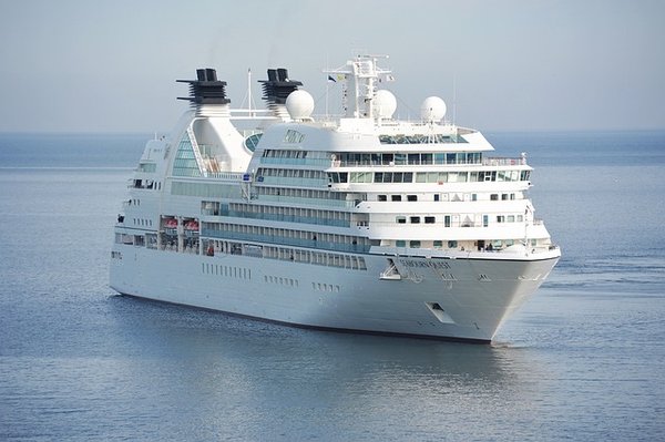 Combien coûte une croisière : tarifs décryptés pour 2024